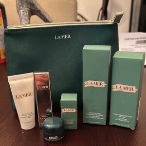 La Mer sample Skincare Set in Green